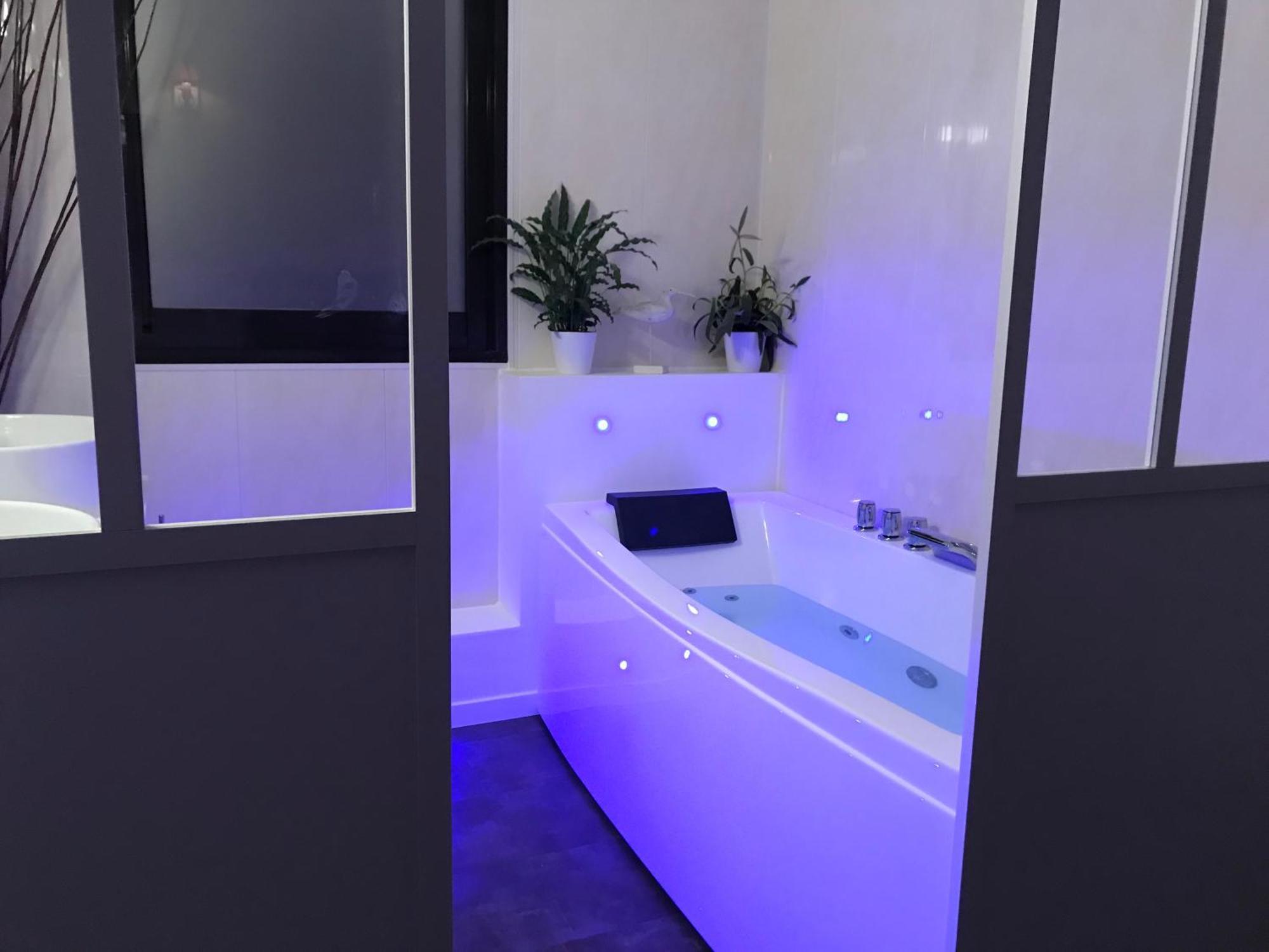 Maison D'Hotes Coeur D'Herault - Gite Et Chambres D'Hotes - Spa & Massages Peret Room photo
