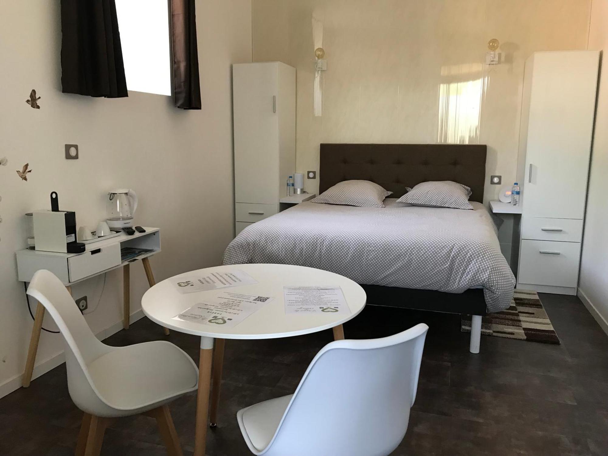 Maison D'Hotes Coeur D'Herault - Gite Et Chambres D'Hotes - Spa & Massages Peret Room photo